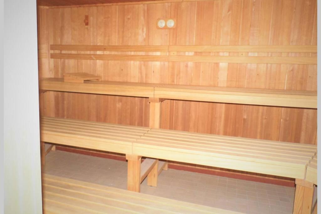 Traveloge mit SCHWIMMBAD und SAUNA Lübeck Exterior foto